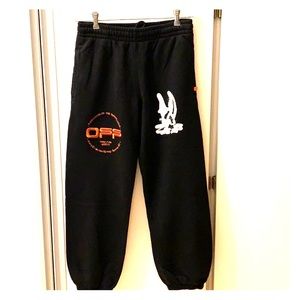 NWT Off-White Harry the Bunny Sweatpants